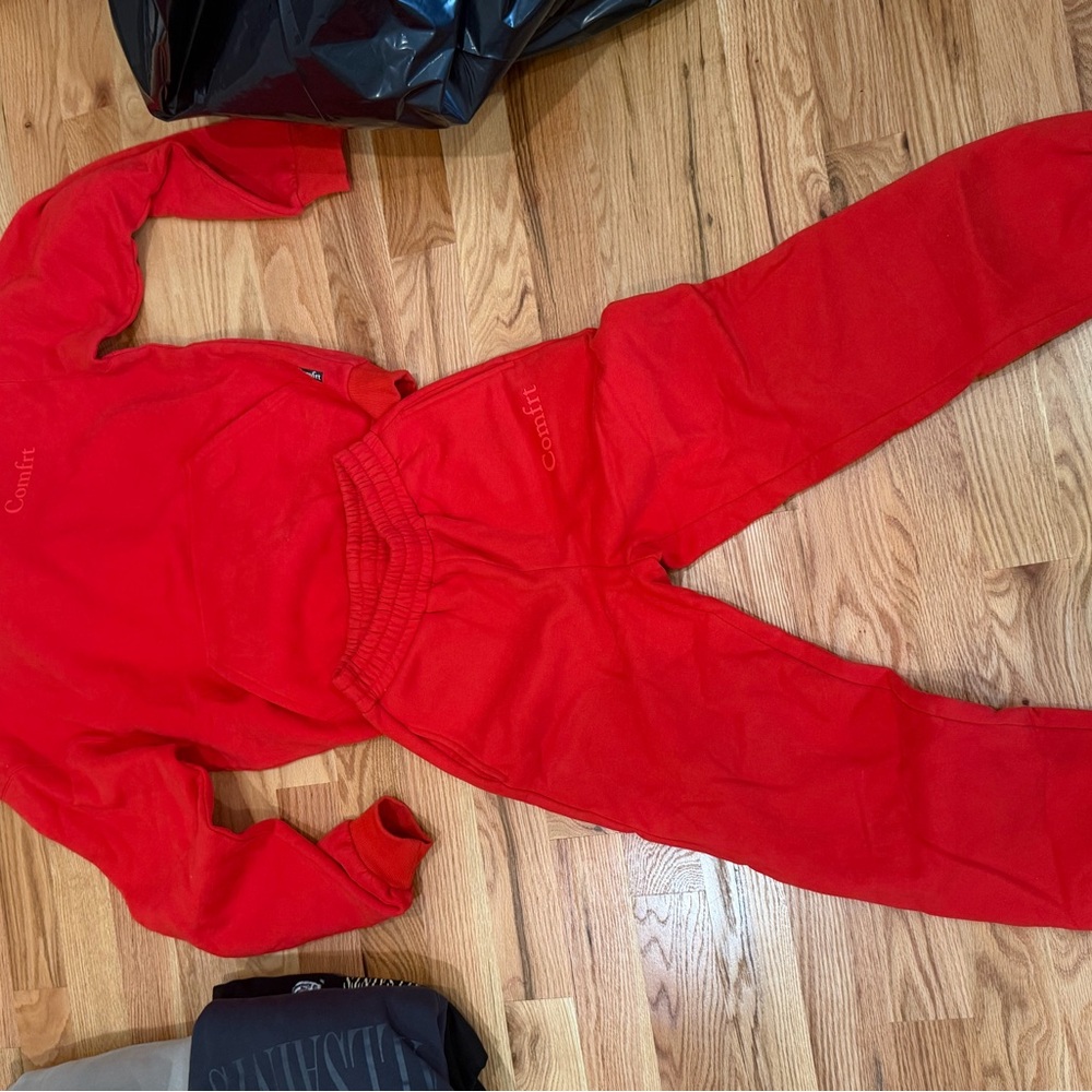 Red Comfirt Sweatshirt and Pants Set